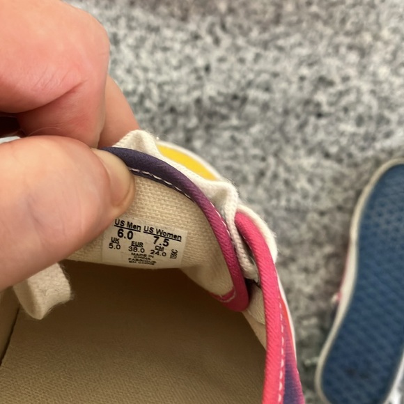 Vans Colorimetry Rainbow Tie-Dye Lace Up Low Top Skate Sneaker - Picture 6 of 7